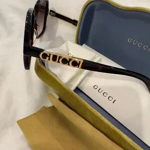 NWT Gucci Sunglasses $450 NWT $450 GUCCI GG0514S 002 Black/Gold Frame/ Brown Lenses 57  main image 3